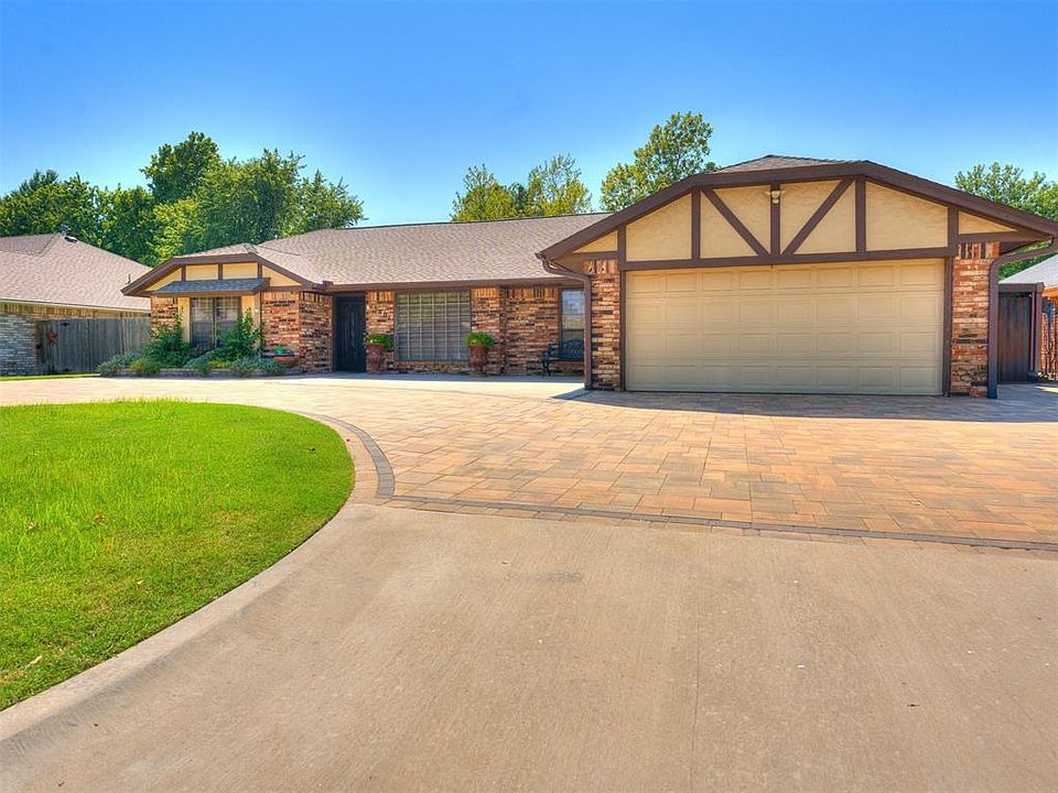 1st image of 13501 Apple Valley Dr