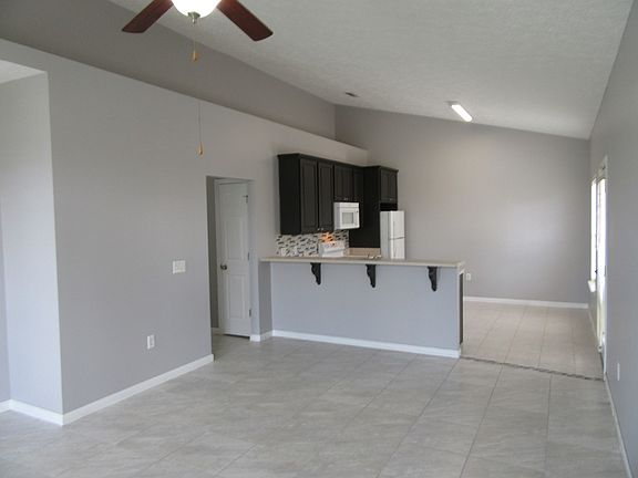4th image of 2618 Oakmont Dr
