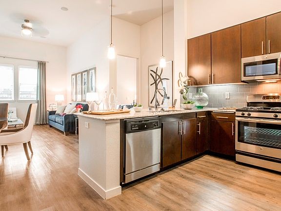 2nd image of 21021 Erwin St APT 486