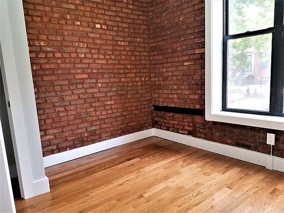 4th image of 699 Willoughby Ave APT 1B