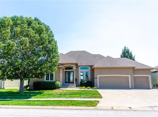 1313 Cross Creek Dr, Raymore, MO 64083
