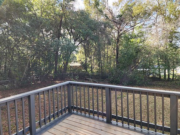 Quiet & peaceful - but right in the middle of Crestview!