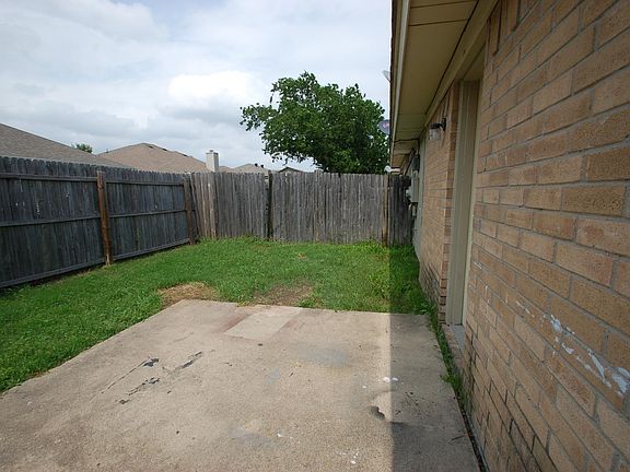 3rd image of 3726 Hulen Park Cir