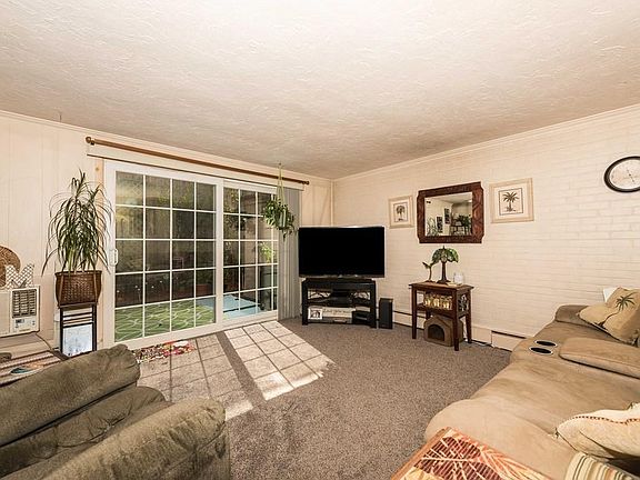 4th image of 419 Newport Ave Unit 6
