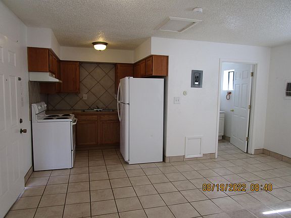 2nd image of 1517 Gold Ave SE #5