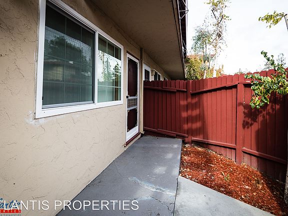 4th image of 2328 Karen Dr APT 04