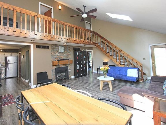 4th image of 1224 Cambridge Dr