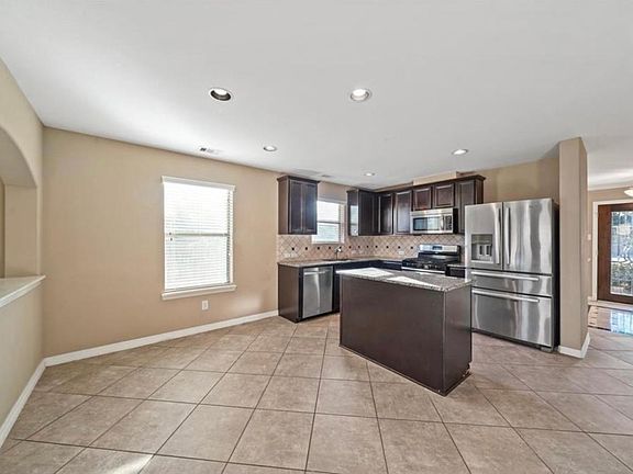 5th image of 13001 Southern Creek Dr