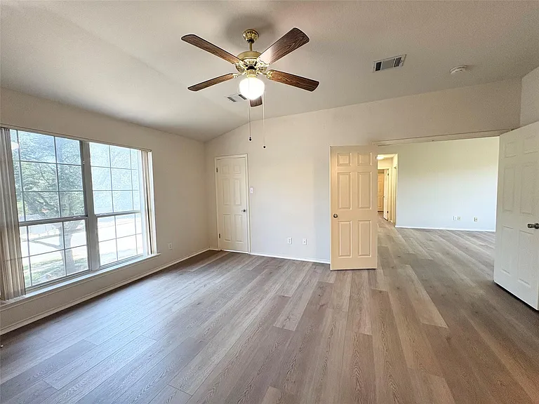 1101 Wood Creek Dr — Photo 23