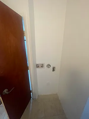 Rented by Concrete Jungle Realty | media 3