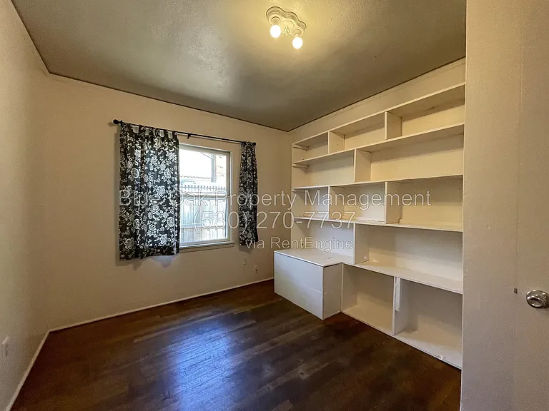 396 E 1st Ave — Photo 8