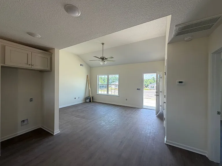 513 Nickies Way — Photo 3
