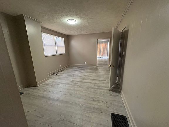 2nd image of 602 W Hanssler Pl