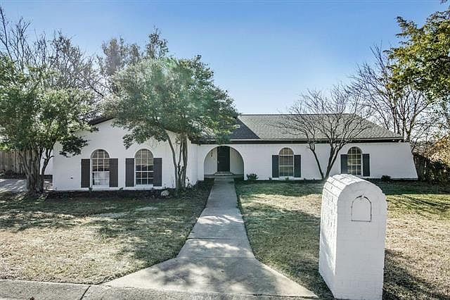 1st image of 8709 Hidden Hill Dr