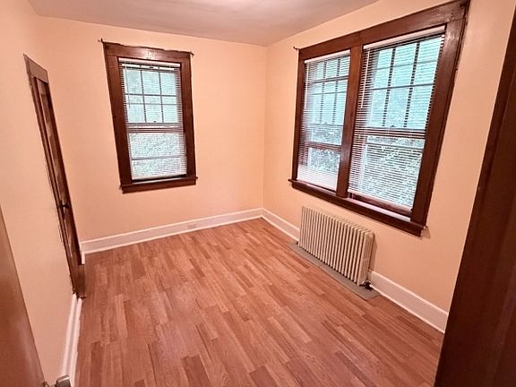 4th image of 210 Barnert Ave