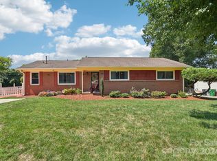 2101 Artwood Ln, Charlotte, NC 28217