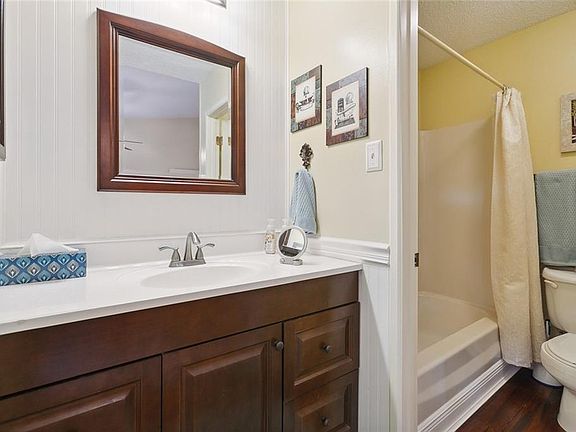 5th image of 2419 Oxford Pl