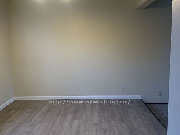 5th image of 5868 Texas Ct