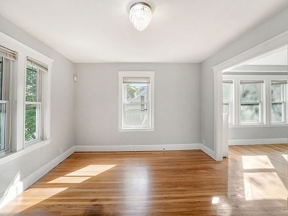4th image of 169 Wilson Ave #2
