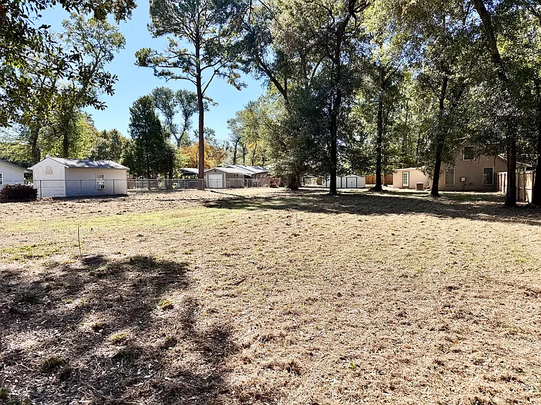 921 Bradleys Bnd — Photo 26