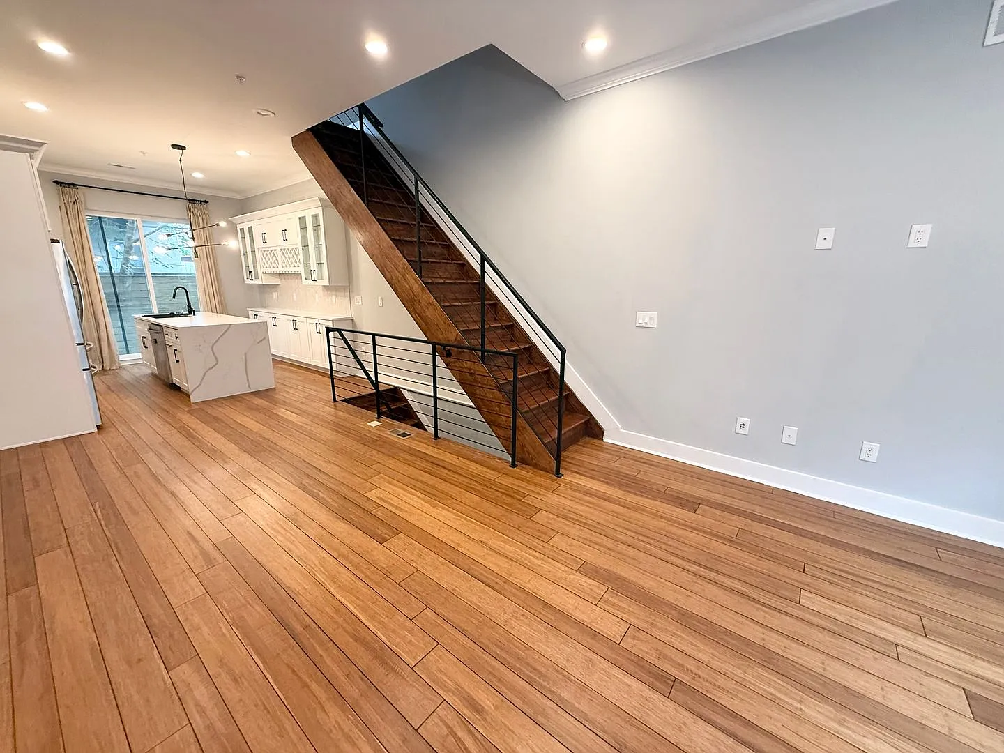 Stunning 4-Bedroom Townhome in Grays Ferry! Available NOW! — Photo 3