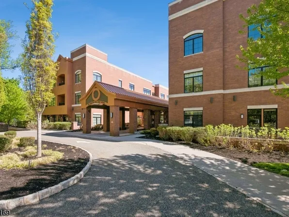 33 Green Village Rd3302 BLDG 3 #3302, Madison Boro, NJ 07940