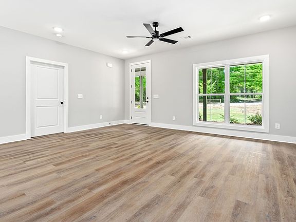 3rd image of 275 Lee Road 126