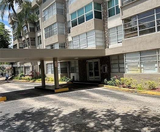 4th image of 6700 Cypress Rd APT 409