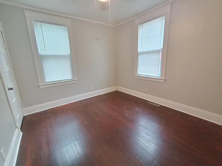 824 N Liberty St — Photo 11