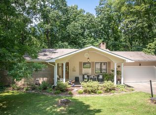 415 S Palisades Dr, Signal Mountain, TN 37377