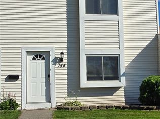145 Windsorshire Dr, Rochester, NY 14624