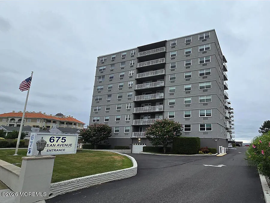 675 Ocean Ave APT 8E photo 1