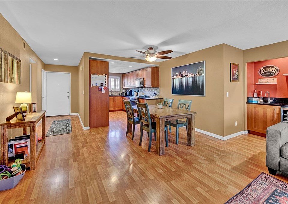 1st image of 1425 E 2nd St #3