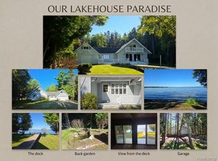 442 Scotts Bay Dr, Indian River, MI 49749