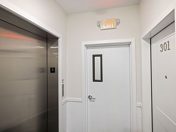 3rd image of 17 Holland St #301
