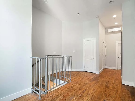 5th image of 4 W 126th St APT 1