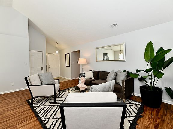 3rd image of 10844 Gate Cir