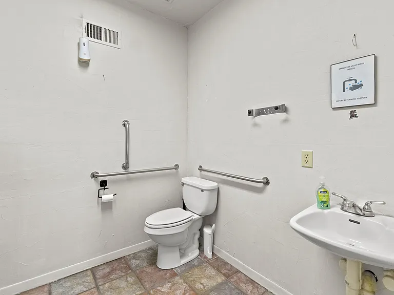 360 Sudderth Dr #1 — Photo 24