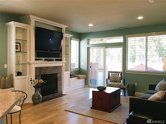 2nd image of 8318 Vashon Dr NE