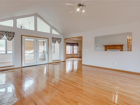 4th image of 3 Skelton Dr