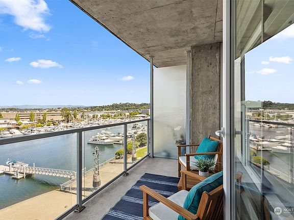 3rd image of 1515 Dock Street #618