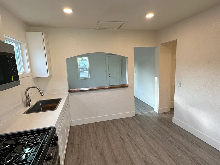 509 Alola St — Photo 4