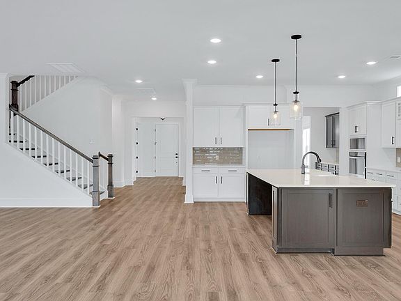 5th image of 3511 Welks Way