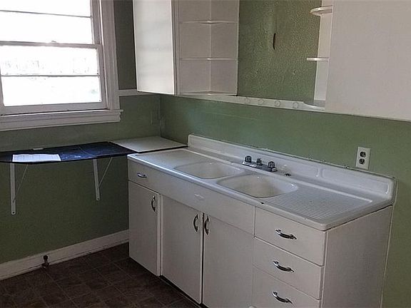 4th image of 246 Olive St