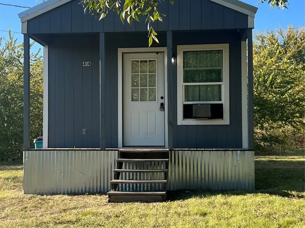 414 Cowan St, Bowie, TX 76230
