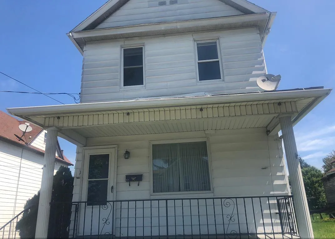 917 E Elm St photo 1
