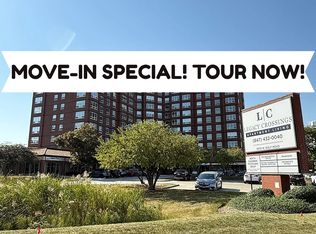 Legacy Crossings Apartment Living, Niles, IL 60714