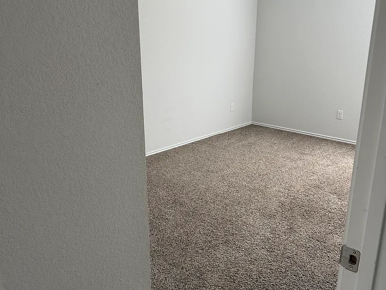 712 Taggart Trl — Photo 18