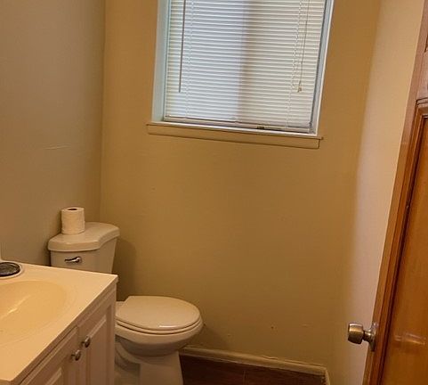 5th image of 14225 Lincoln Ave