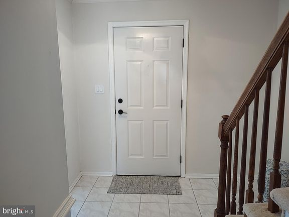 5th image of 808 Fairwind Dr